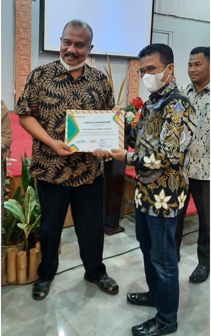 Piagam Penghargaan Link and Match 8 + i Kepada SMKN 1 Lembah Gumanti